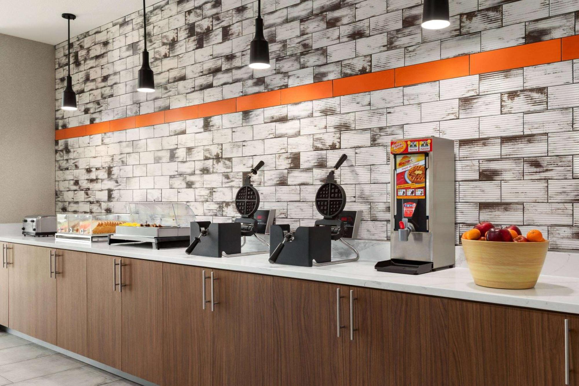 La Quinta Inn & Suites By Wyndham Austin South Buitenkant foto