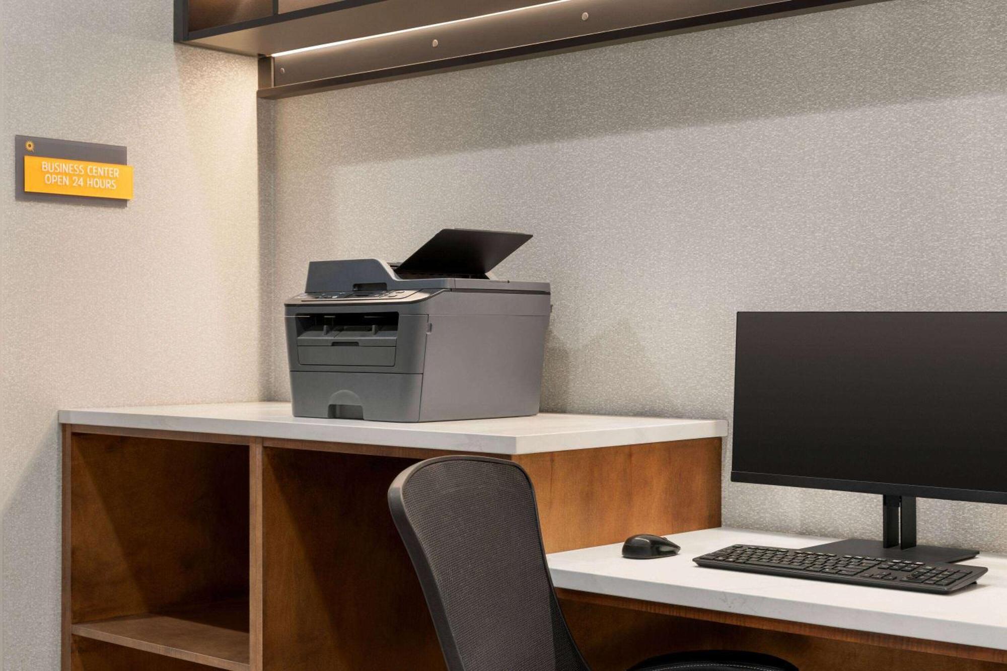 La Quinta Inn & Suites By Wyndham Austin South Buitenkant foto